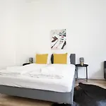 Standard Apartment by Hi5 - Rákóczi 23 Studio